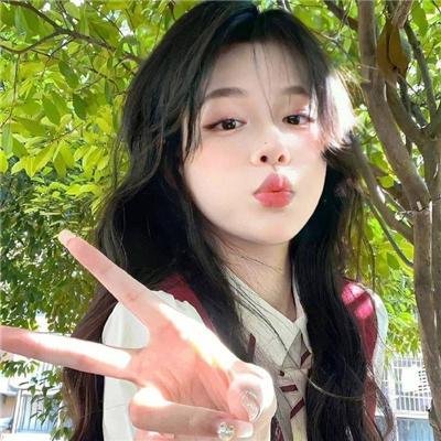 背鸭子的男孩